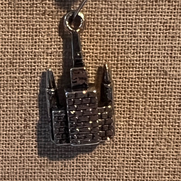 Silver plated St. Louis Cathedral charm.​ - Picture 3 of 3